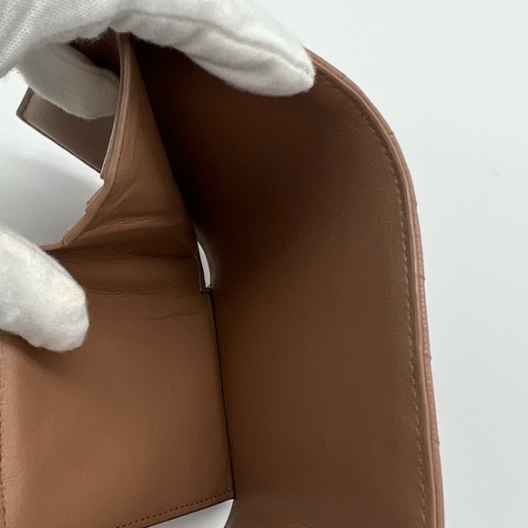 Authentic Yves Saint Laurent MULTI-FOLD wallet in Grained Calfskin leather - Picture 15 of 16